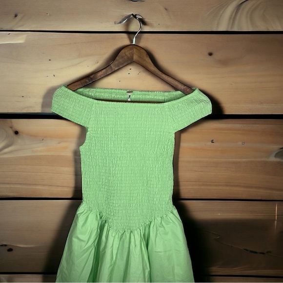 NWOT Free People Smocked MIDI Dress In Mint Green - Picture 4 of 11